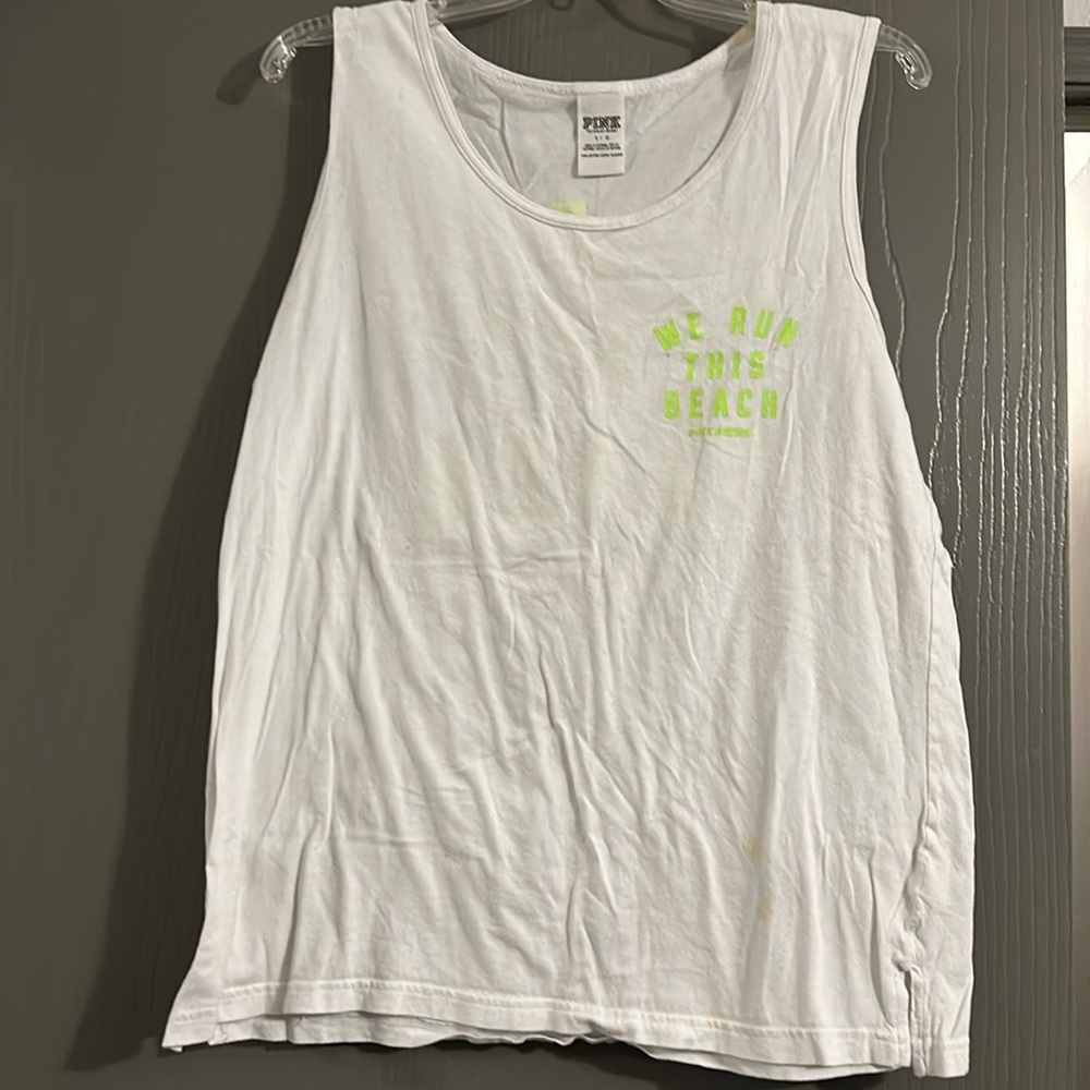 Vs pink tank